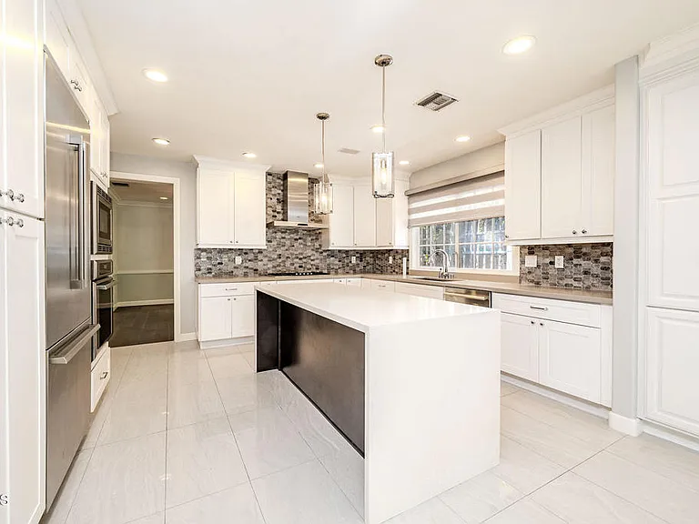 4330 Bel Aire Dr — Photo 12