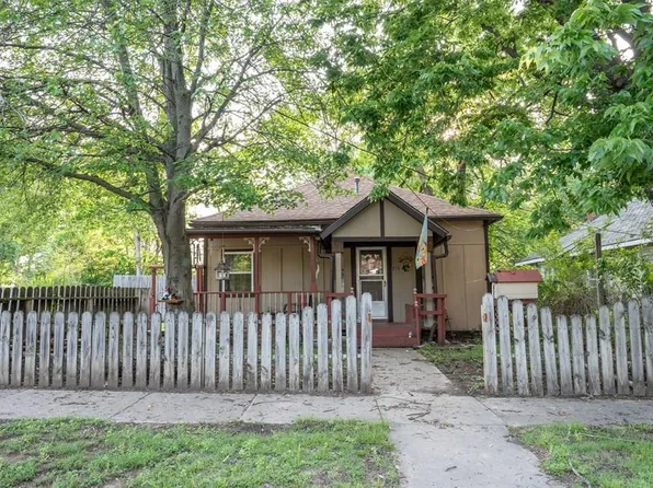 715 N 7th St, Neodesha, KS 66757