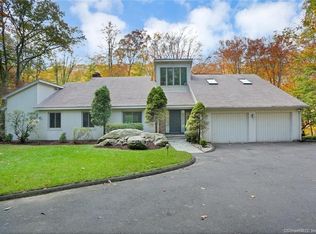 225 Blackberry Dr, Stamford, CT 06903