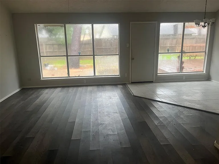 21006 Bridgeview Cir — Photo 3