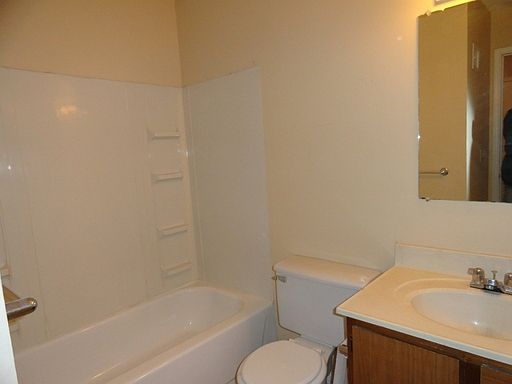 5th image of 11000 NW Lema Dr APT B