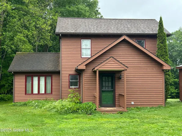 11 Ridgecrest Way, Whitehall, NY 12887