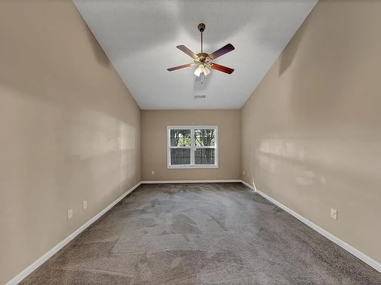 1025 City Park Dr — Photo 8