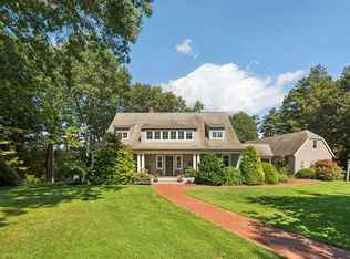 7 Strawberry Hill Ln, Tyngsboro, MA 01879