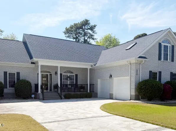 2790 Golfmaster Court SE, Southport, NC 28461