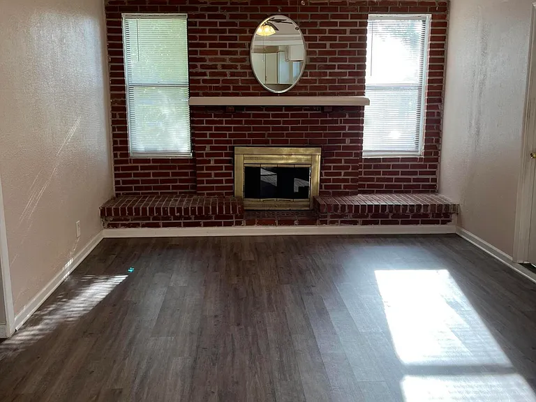 5105 Hollycrest Dr — Photo 10
