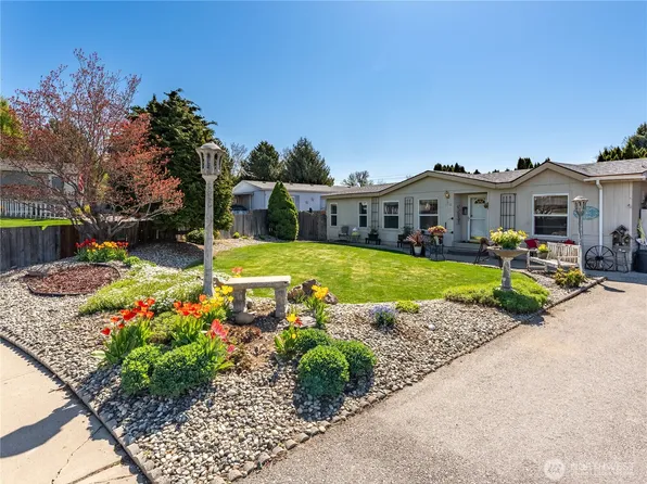 1752 S Kent Plaza, East Wenatchee, WA 98802