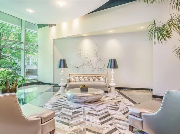 3338 Peachtree Rd NE, Atlanta, GA