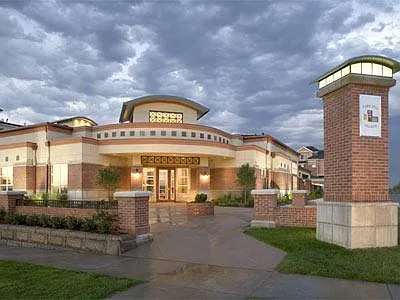 3 bed, 2.0 bath, 1176 sqft, $2,100 — Photo 3
