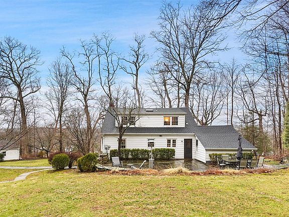 2nd image of 3 Mark Mead Road