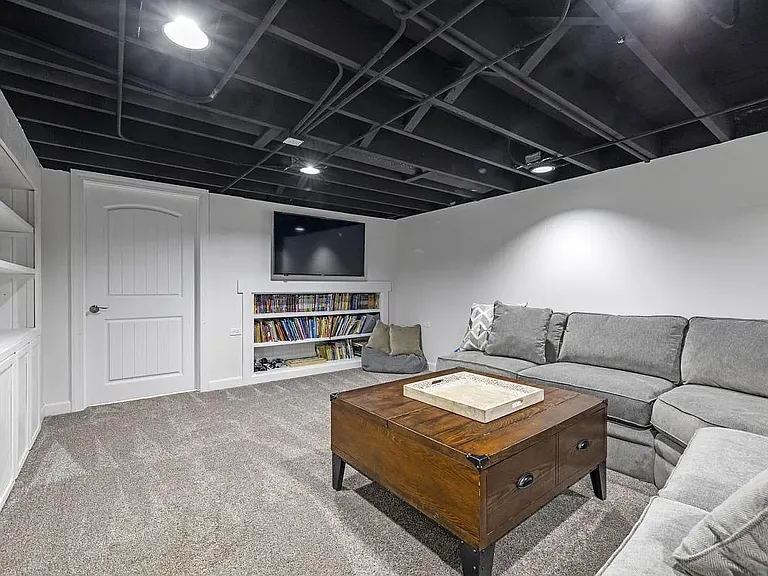 1621 Barthelone Ave — Photo 17