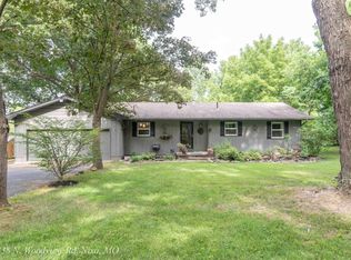 1438 N Woodview Rd, Nixa, MO 65714