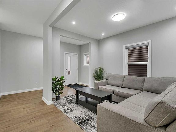 3rd image of 152 W Savanna Way NE