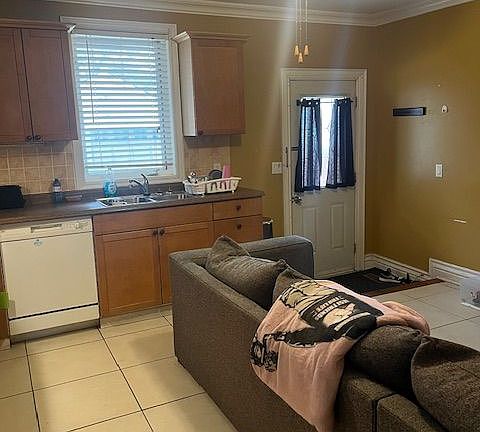 4th image of 627 Caledonia Rd