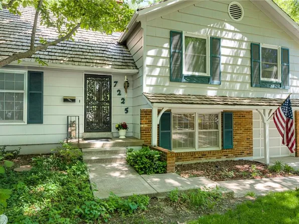 7225 Booth St, Prairie Village, KS 66208