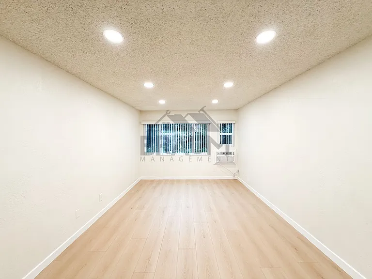 4636 LAUREL CANYON, LLC — Photo 10