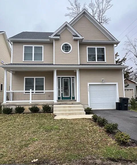 9208 Dayton Ave — Photo 1