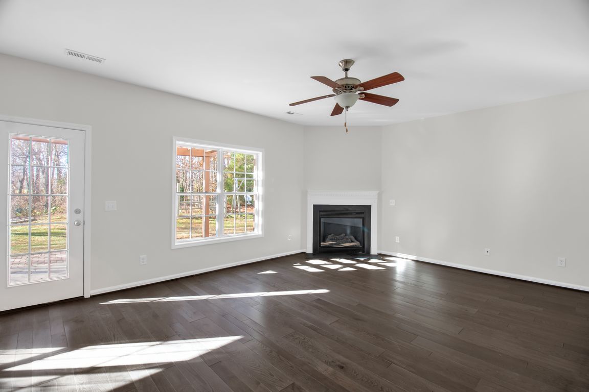 next background image