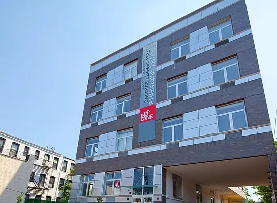 Rented by Elite NY Holdings | media 47