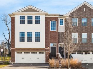 2500 Huntleigh Ln #9.01, Woodridge, IL