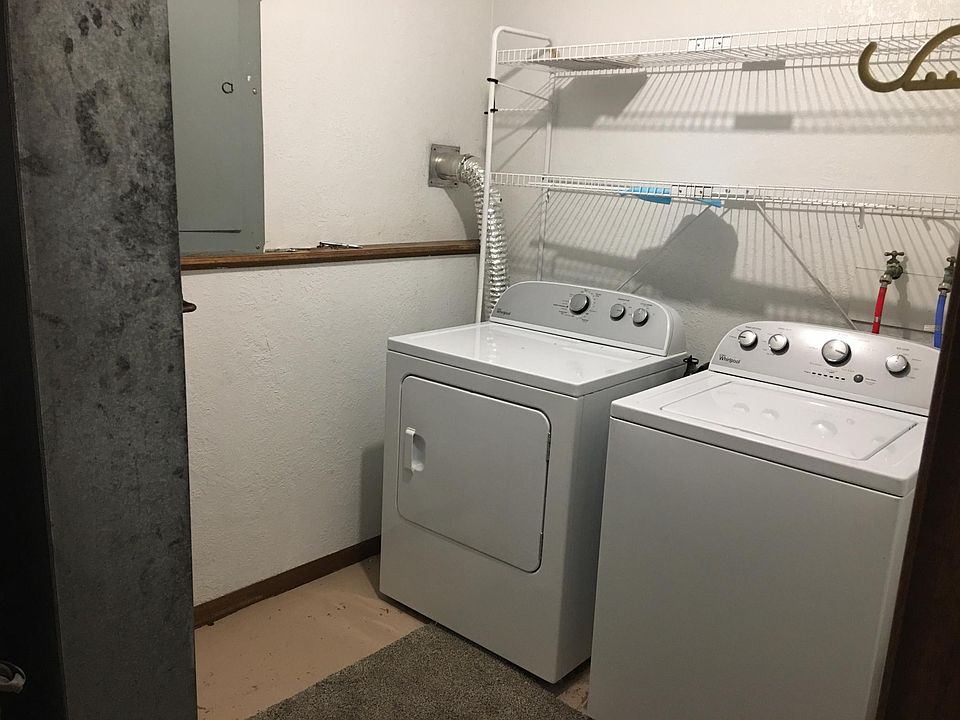1st image of 723 S College St