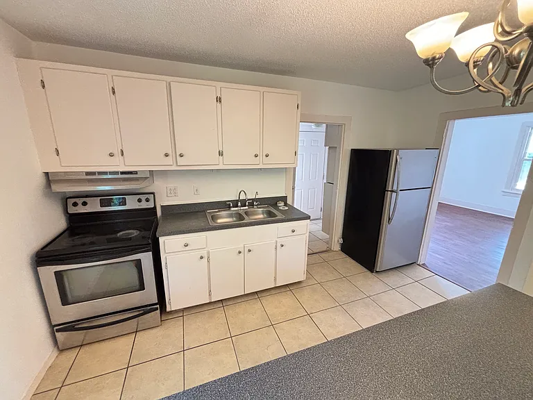 693 Maywood St — Photo 11