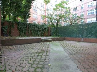 404 E 75th St, New York, NY 10021