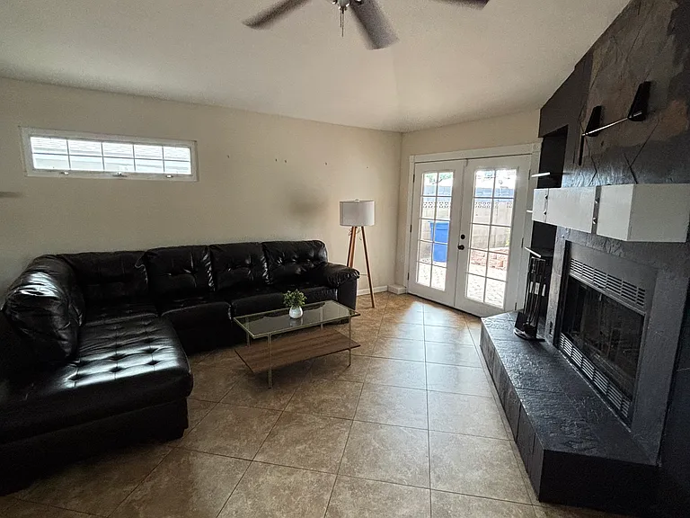 413 E Ellis Dr — Photo 17
