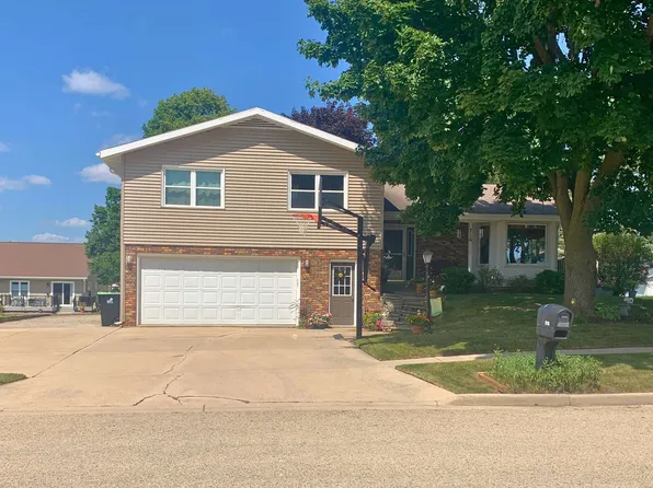 716 Beekman St, Waupun, WI 53963