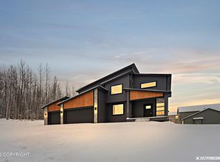 11950 E Kingdom Dr, Palmer, AK 99645