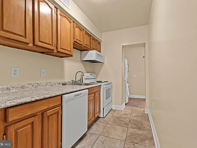 1716 Capitol Ave NE #2 — Photo 9
