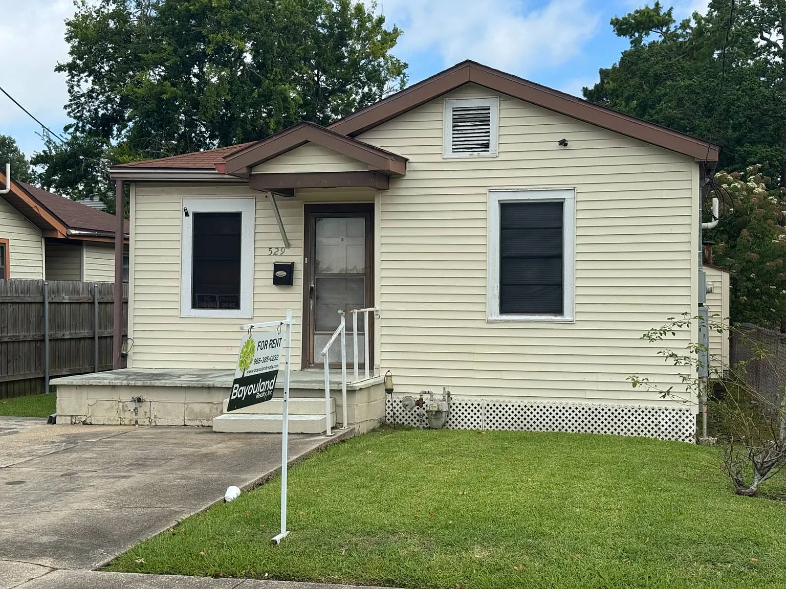 3 bed, 2.0 bath, 1000 sqft, $1,200 — Photo 2