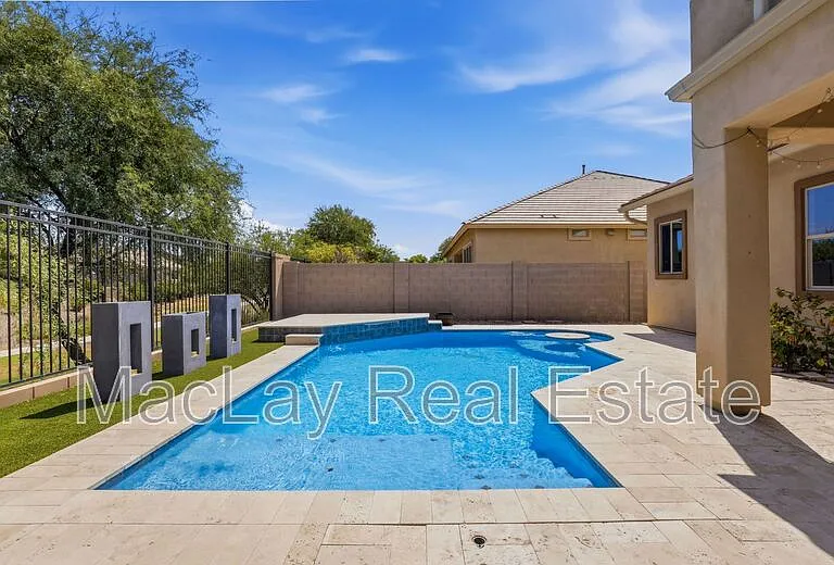 1142 E Bajor St — Photo 2
