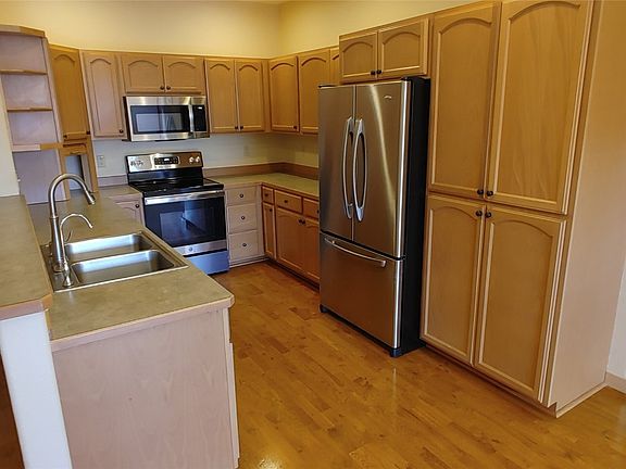 3rd image of 2221 Willow Dr #301