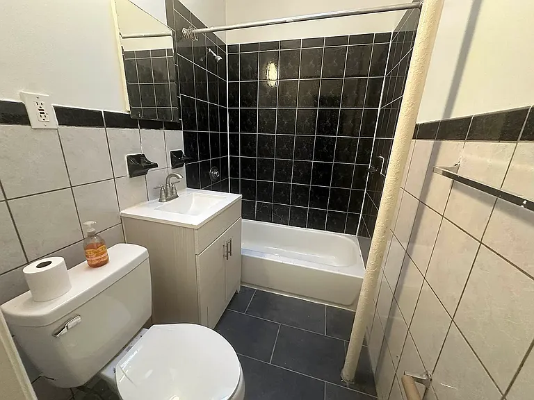 874 Clarkson Ave #2R — Photo 8