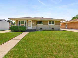 7719 W Eden Pl, Milwaukee, WI 53220