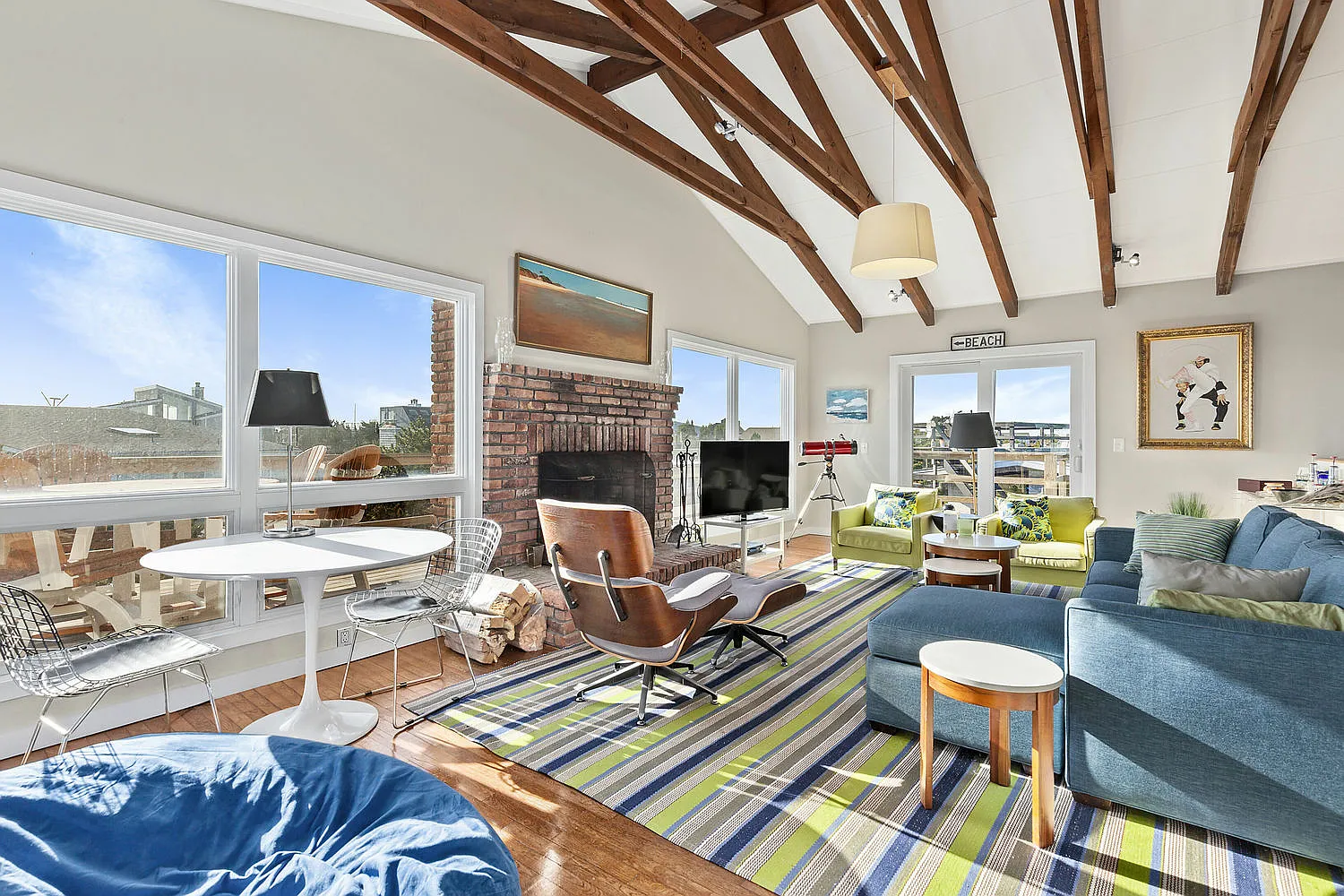 Amagansett Dunes Beach House with Stunning Oceanview! — Photo 2
