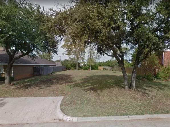 6205 Latham Ct, Oklahoma City, OK 73132