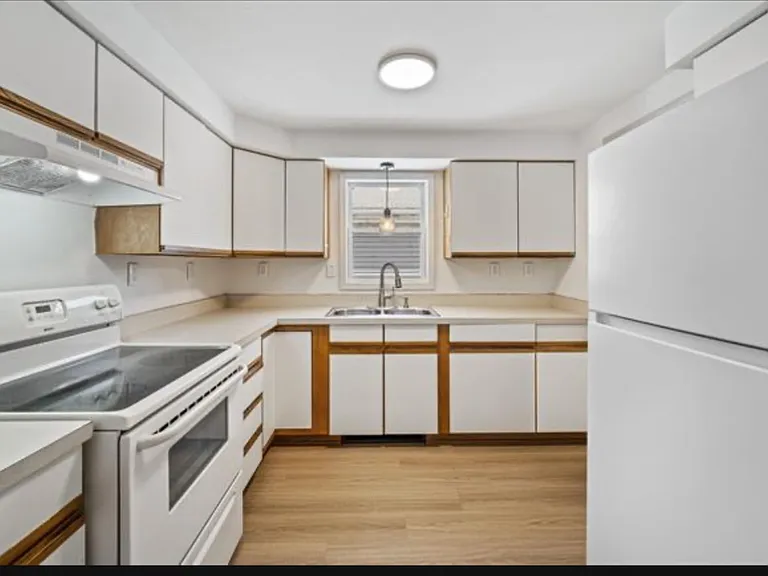 334-336 Halladay St #2 — Photo 11