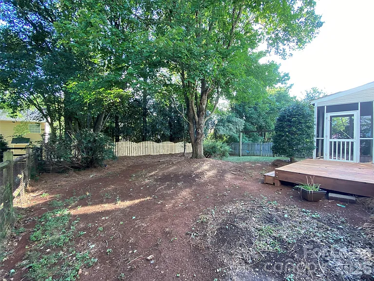 9513 Wilson Hall Dr — Photo 33