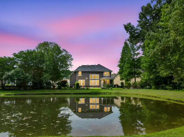 104 Plank Ct, Summerville, SC 29485
