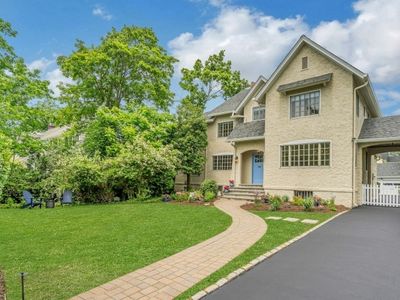 9 Parkway, Montclair, NJ, 07042