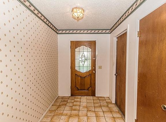 2nd image of 400 Monaco Dr