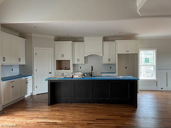 2nd image of 7416 Kingsley Pl