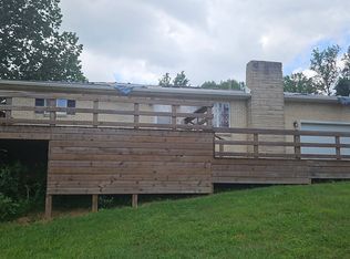 435 Dixon Ln, Vienna, IL 62995