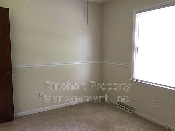 5th image of 642 Willow St