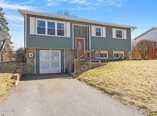 68 Lawrence St, Rensselaer, NY 12144