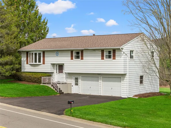 1204 Farm To Market Rd, Endwell, NY 13760