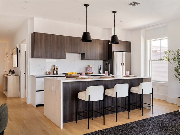 2nd image of 30 Condor St #4