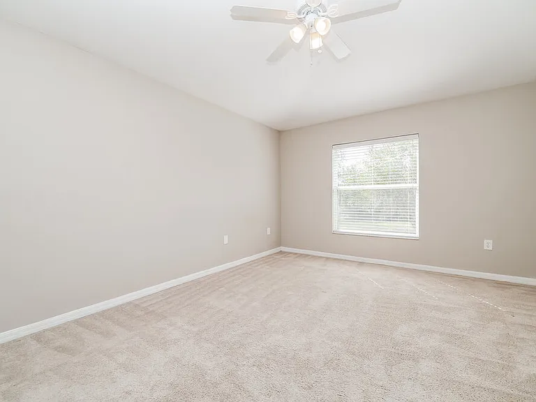 4013 Constantine Loop — Photo 6